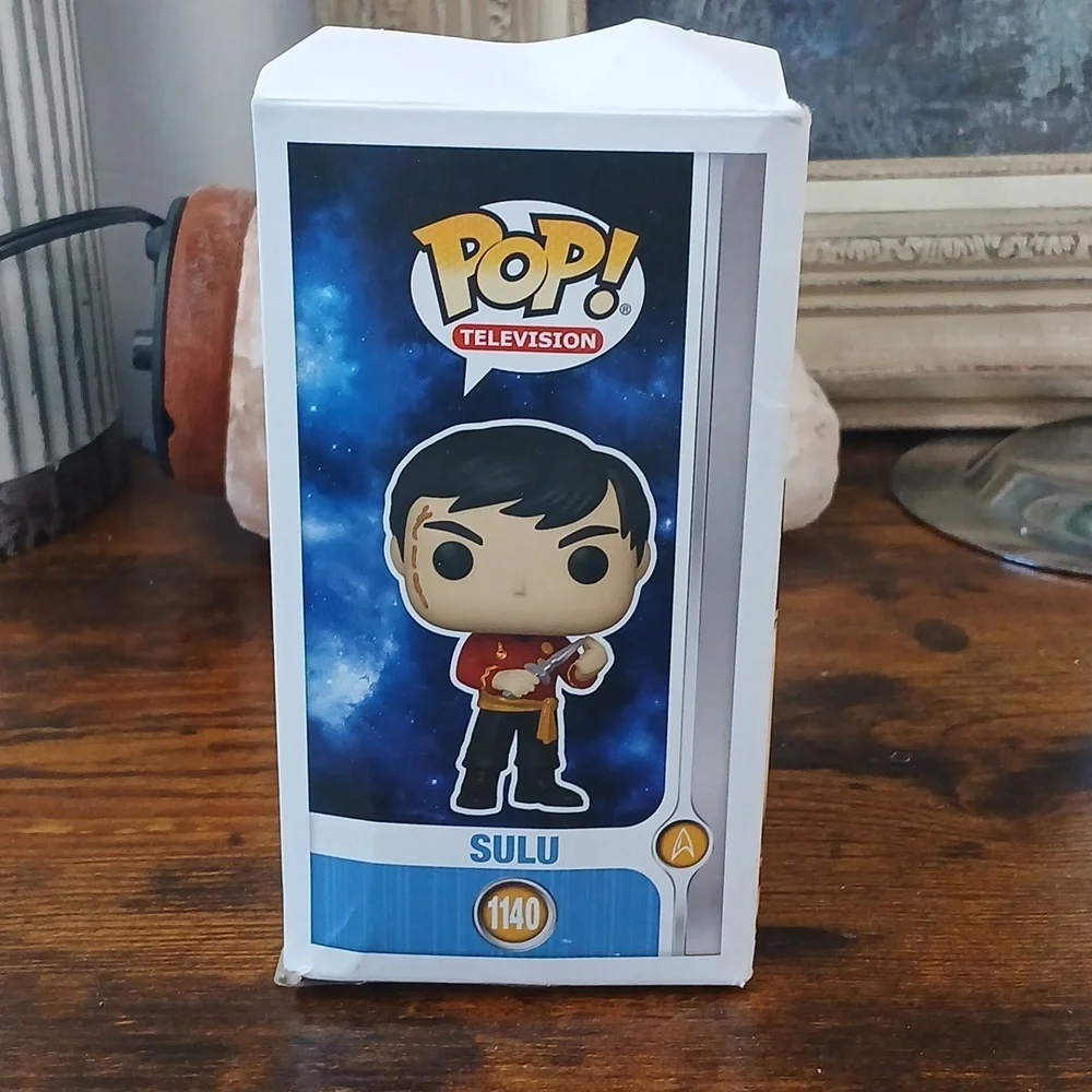 Funko Pop Sulu in Red Attire *box Issue - Picture 4 of 6